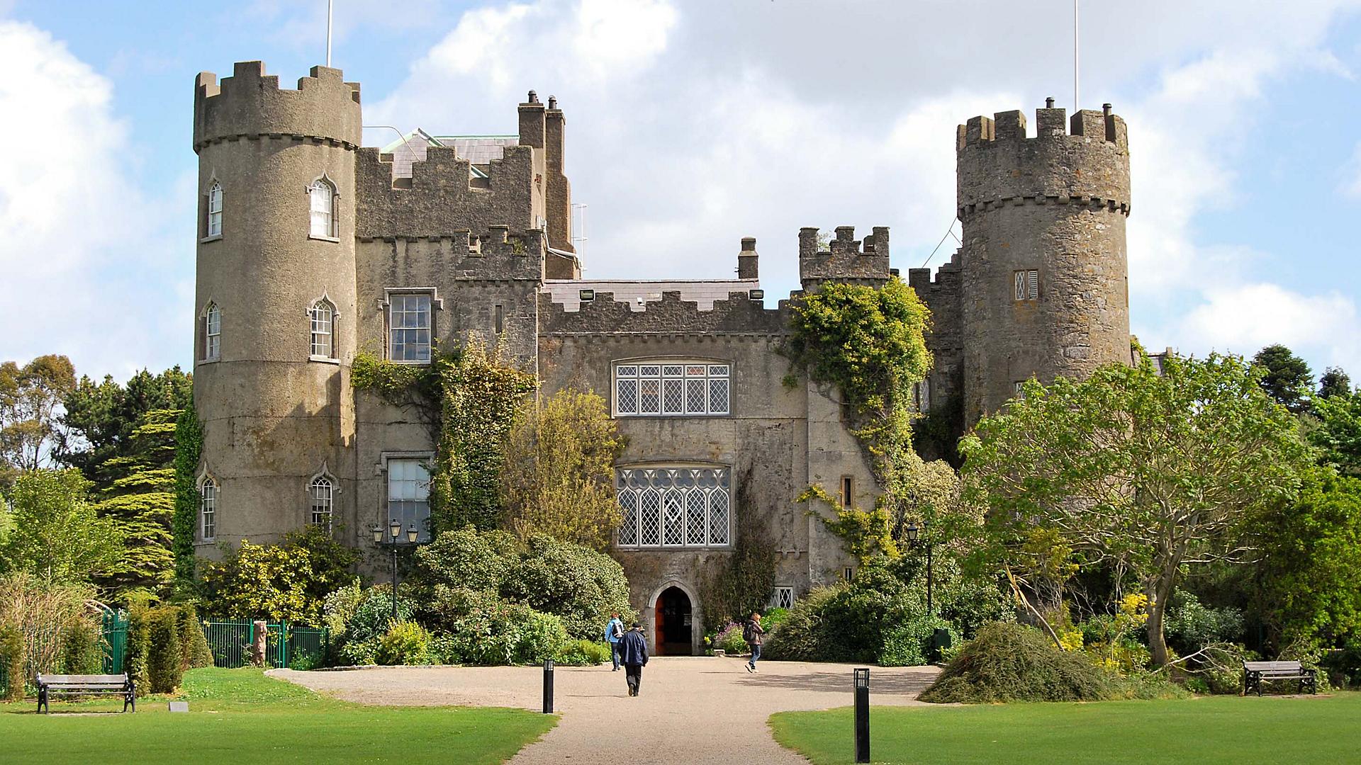 dublin-ireland-malahide-castle
