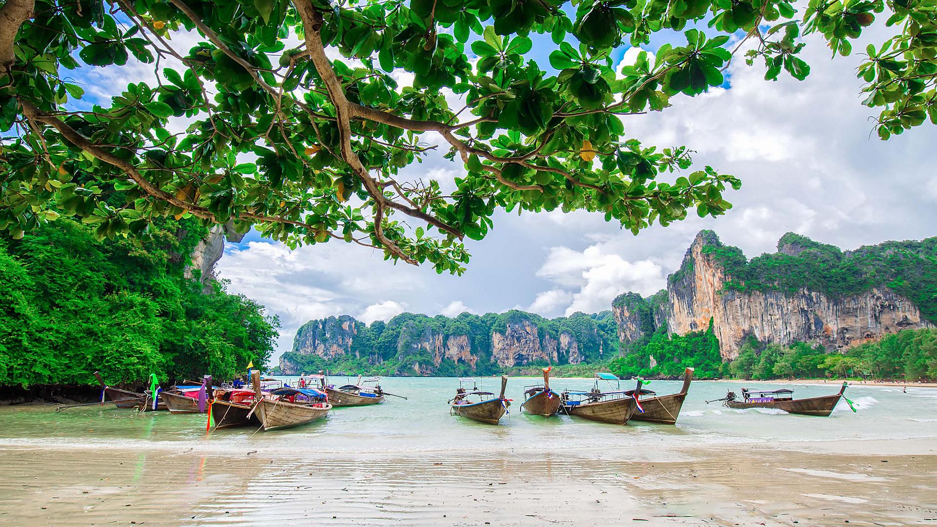 thailand-krabi-railey-beach-boats
