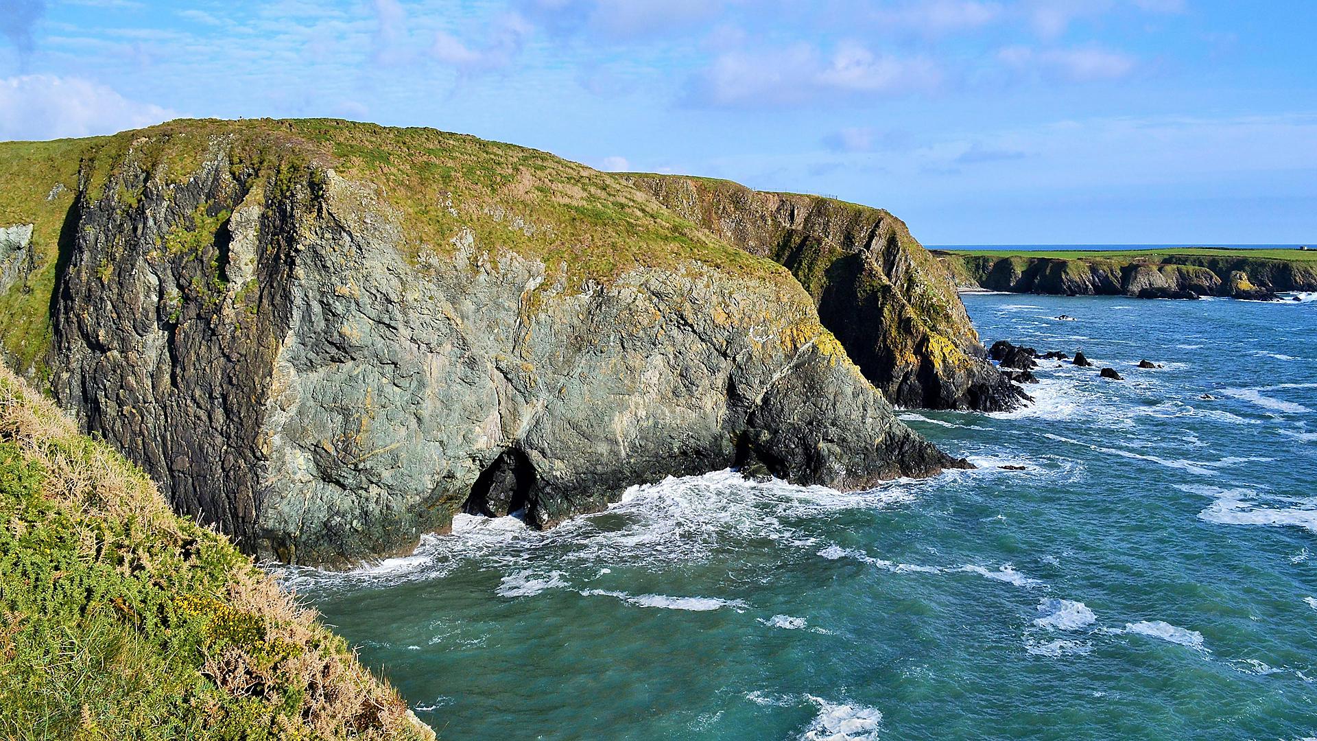 waterford-ireland-coastal-cliff