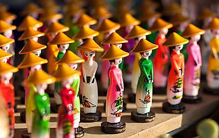 hanoi-halong-bay-vietman-souvenir-dolls