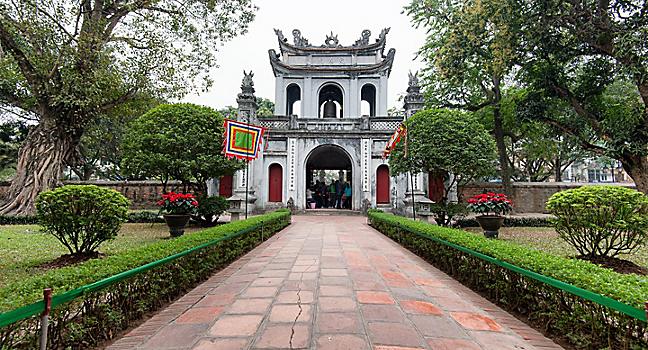 hanoi-halong-bay-vietman-temple-of-literature